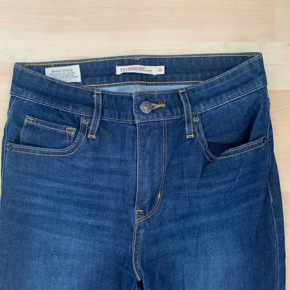 Levi’s 721 Skinny Jeans With Raw Hem Size 26 - Picture 3 of 7